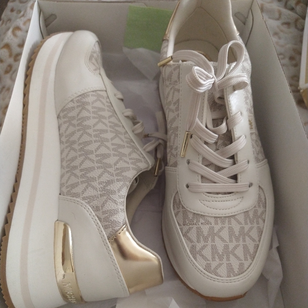 Michael Kors Sneakers!